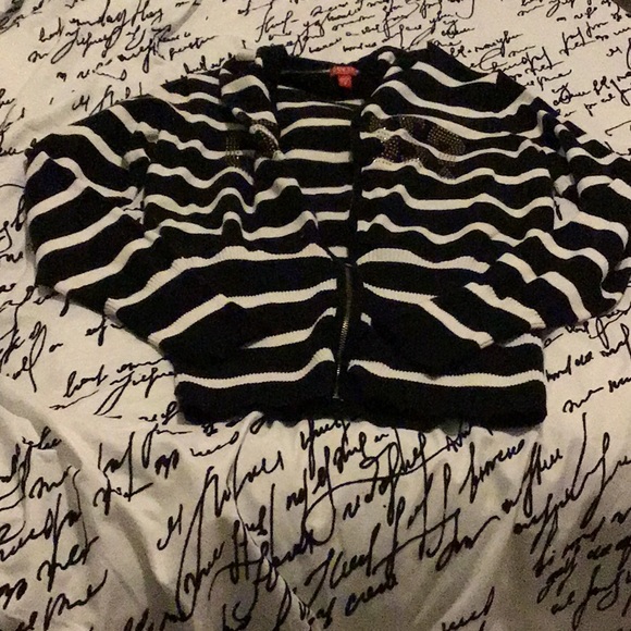 Ladies Guess Sweater - Picture 5 of 8